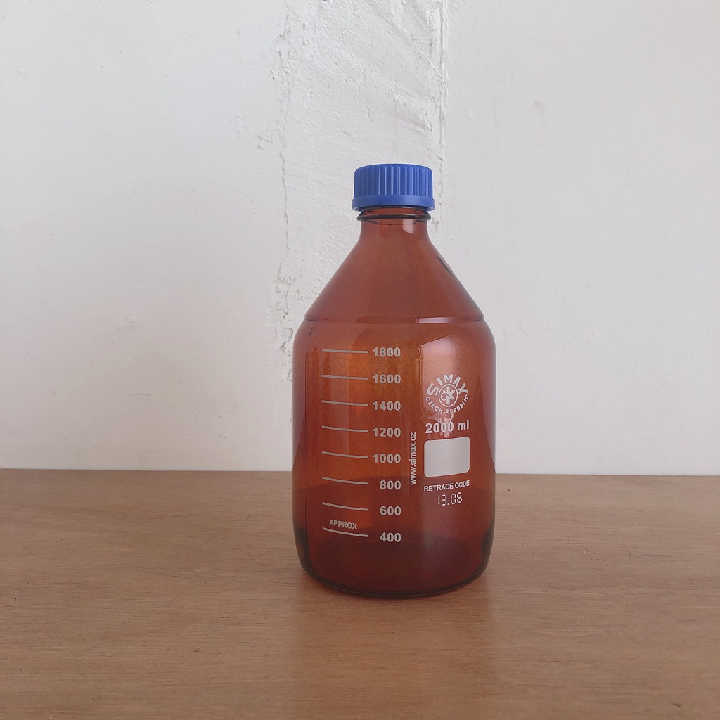 SIMAX ねじ口瓶 2000mL 茶 / ストレージボトル / メディウム瓶 青キャップ